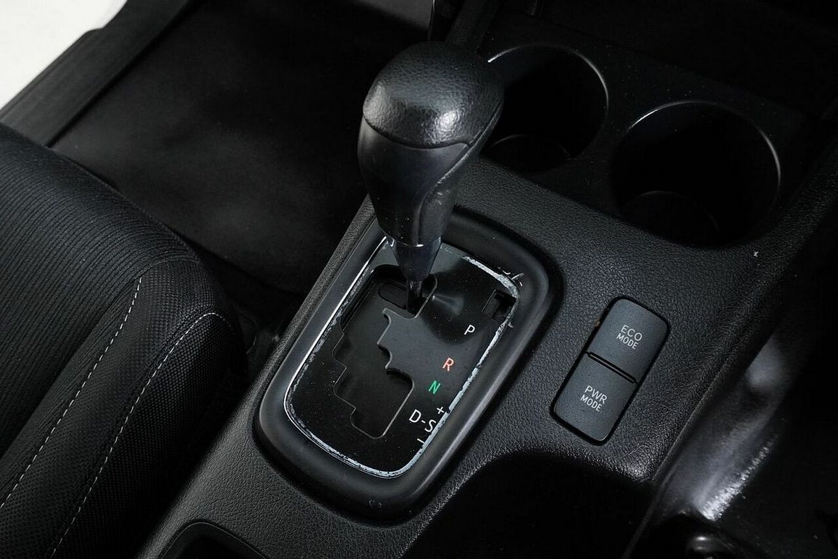 2021 Toyota Hilux SR (4x4) GUN126R Facelift 4X4
