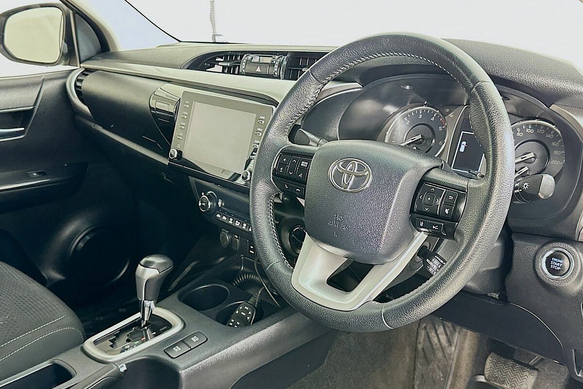 2021 Toyota Hilux SR5 (4x4) GUN126R Facelift 4X4