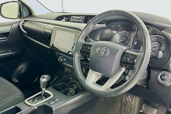 2021 Toyota Hilux SR5 (4x4) GUN126R Facelift 4X4