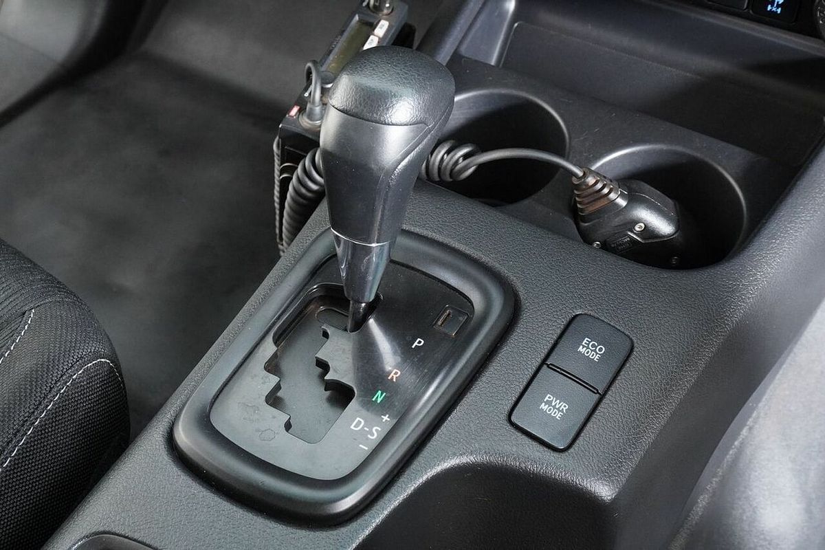2020 Toyota Hilux SR (4x4) GUN126R Facelift 4X4