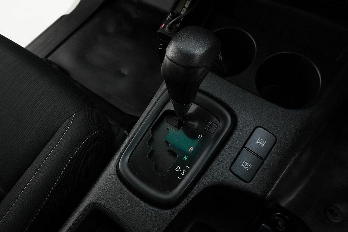 2020 Toyota Hilux SR (4x4) GUN126R Facelift 4X4