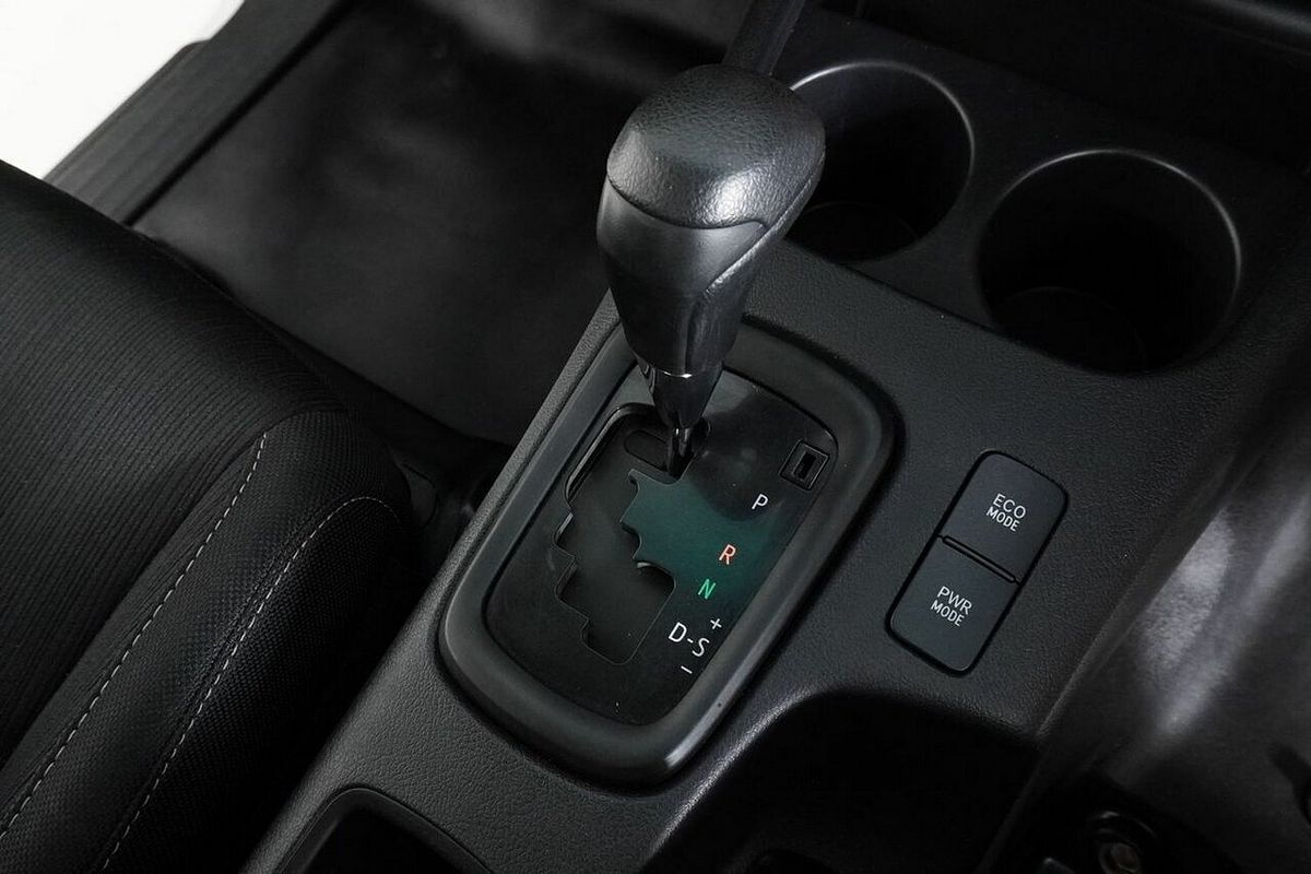 2020 Toyota Hilux SR (4x4) GUN126R Facelift 4X4
