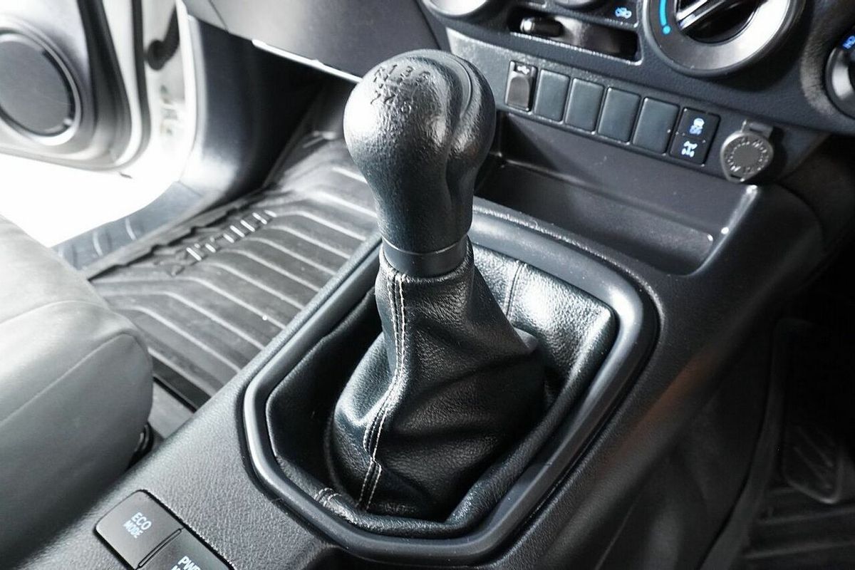 2021 Toyota Hilux SR (4x4) GUN126R Facelift 4X4