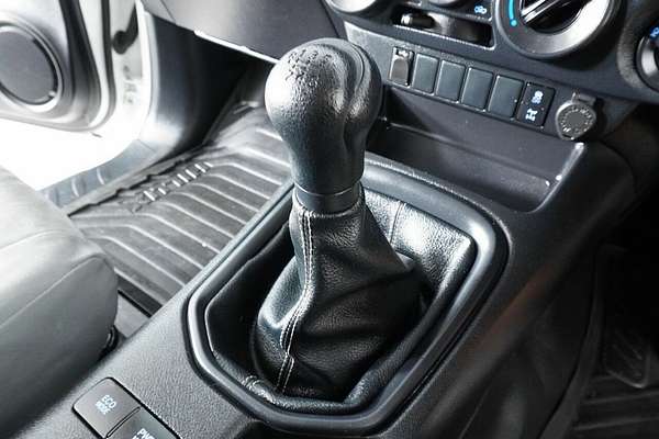 2021 Toyota Hilux SR (4x4) GUN126R Facelift 4X4