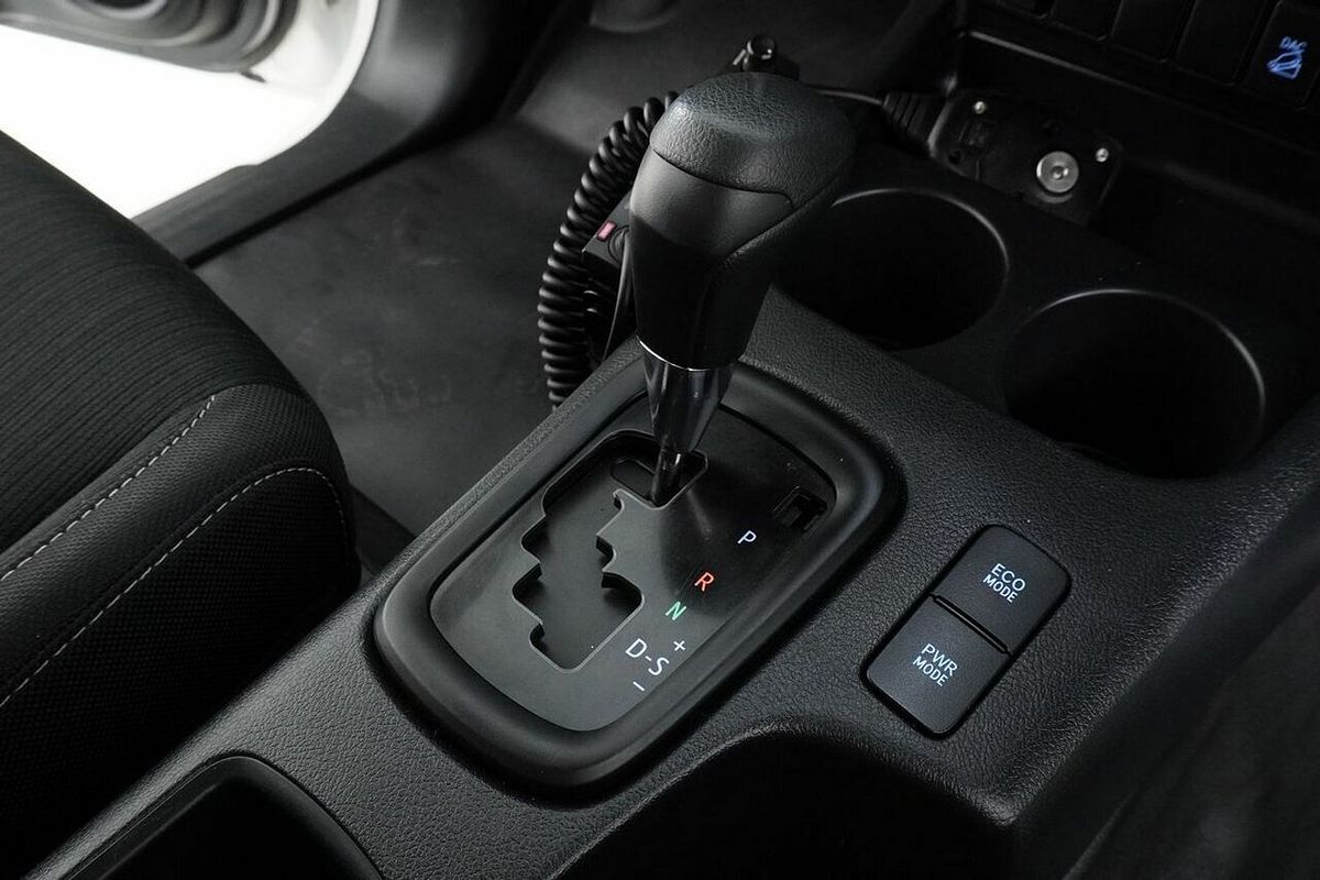 2021 Toyota Hilux SR (4x4) GUN126R Facelift 4X4