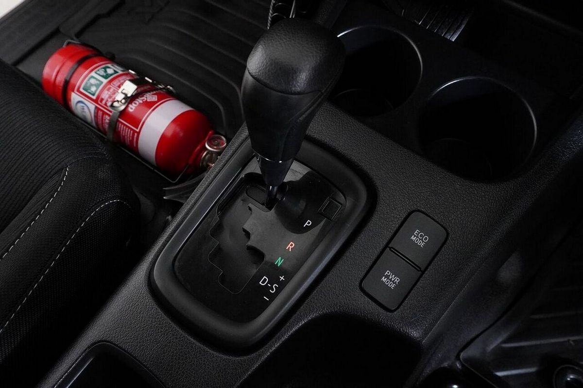 2020 Toyota Hilux SR (4x4) GUN126R Facelift 4X4
