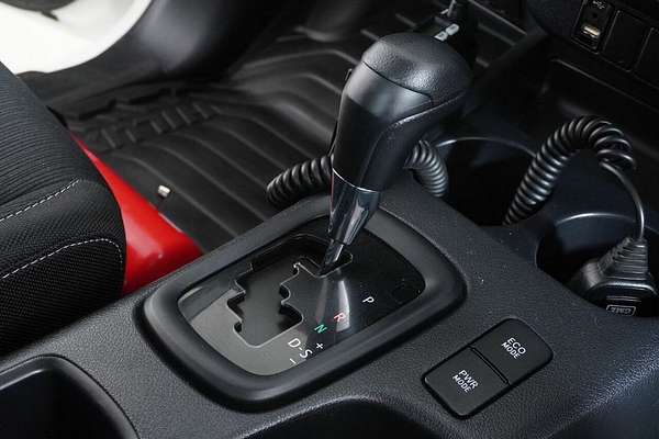 2020 Toyota Hilux SR (4x4) GUN126R Facelift 4X4