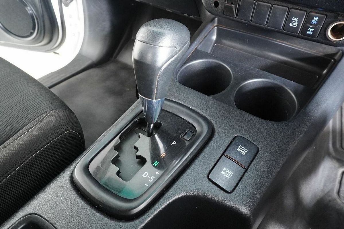 2020 Toyota Hilux SR (4x4) GUN126R Facelift 4X4
