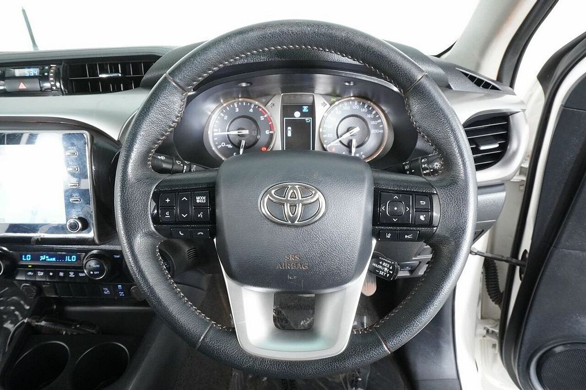 2021 Toyota Hilux SR5 (4x4) GUN126R Facelift 4X4