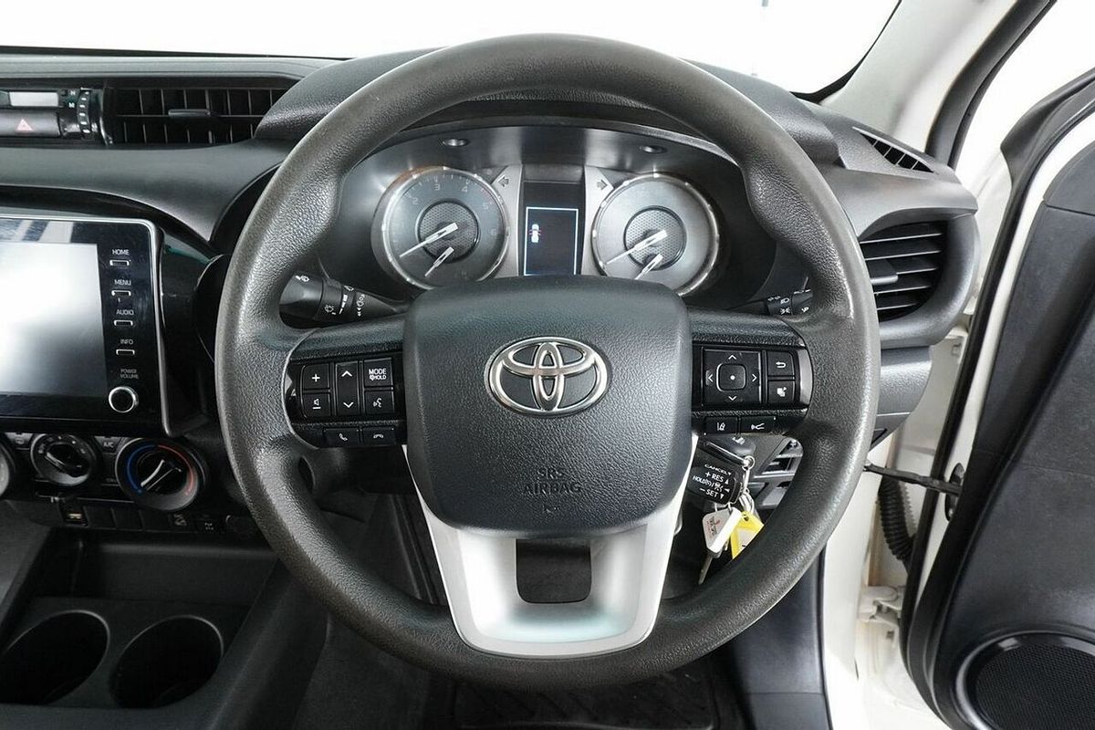2020 Toyota Hilux SR (4x4) GUN126R Facelift 4X4