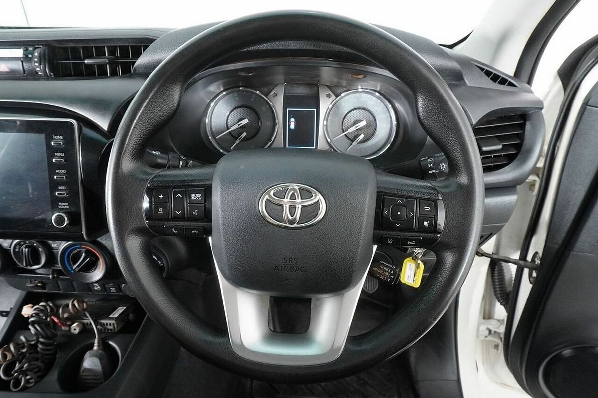 2020 Toyota Hilux SR (4x4) GUN126R Facelift 4X4