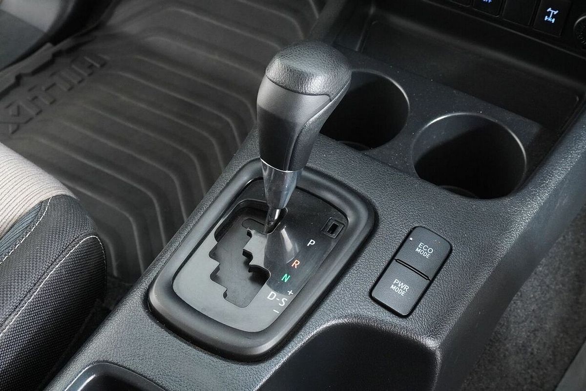 2016 Toyota Hilux SR (4x4) GUN126R 4X4
