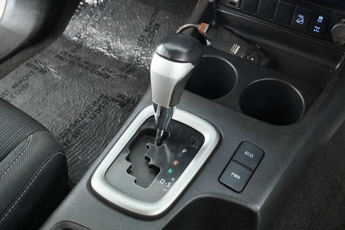 2021 Toyota Hilux SR5 (4x4) GUN126R Facelift 4X4