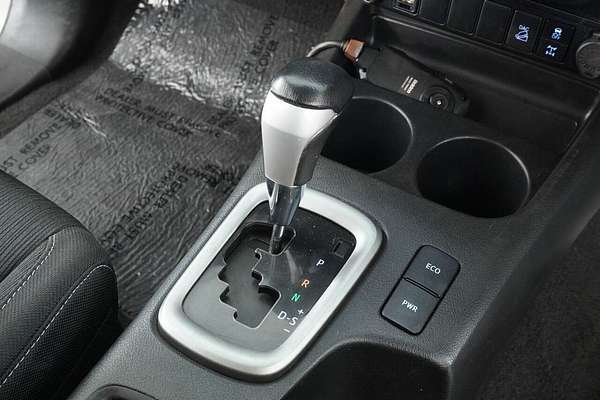 2021 Toyota Hilux SR5 (4x4) GUN126R Facelift 4X4