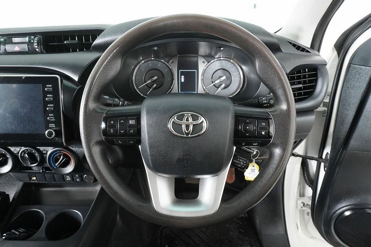 2020 Toyota Hilux SR (4x4) GUN126R Facelift 4X4
