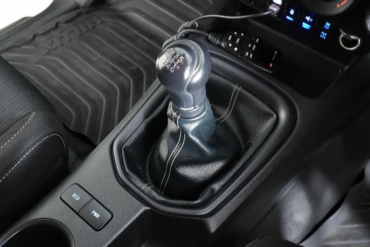 2021 Toyota Hilux SR (4x4) GUN126R Facelift 4X4