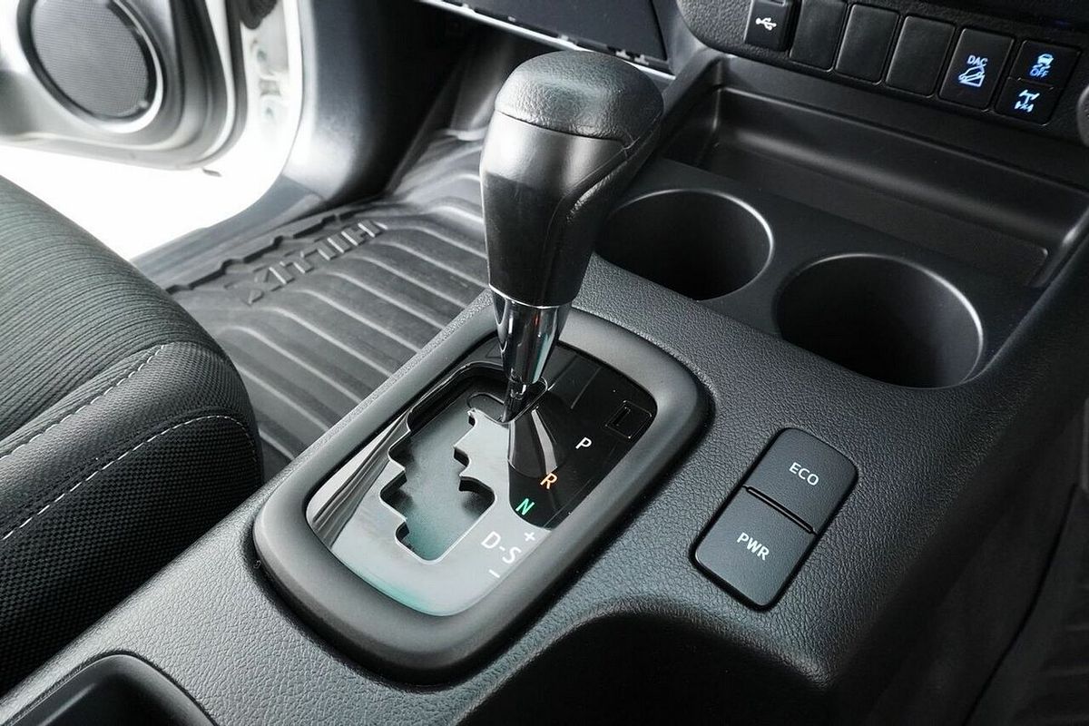 2024 Toyota Hilux SR (4x4) GUN126R 4X4