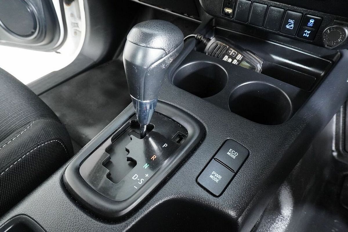 2020 Toyota Hilux SR (4x4) GUN126R Facelift 4X4