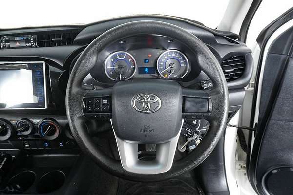 2016 Toyota Hilux SR (4x4) GUN126R 4X4