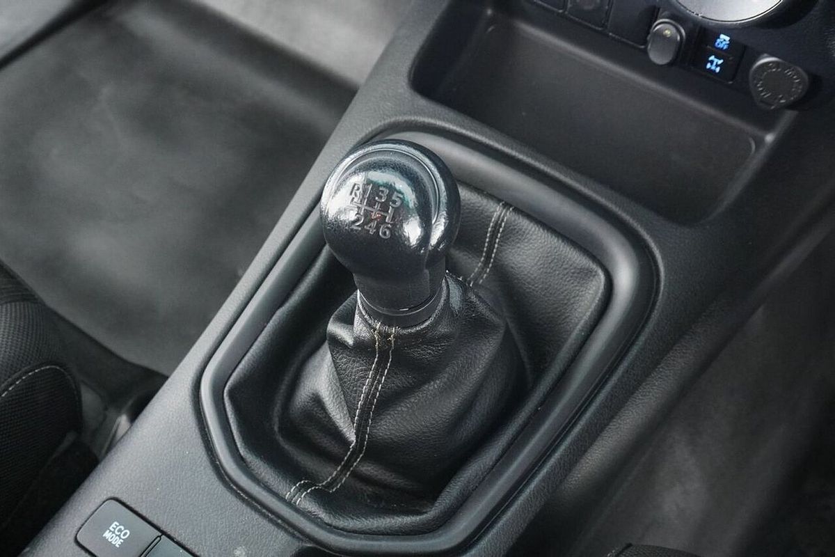 2020 Toyota Hilux SR (4x4) GUN126R Facelift 4X4