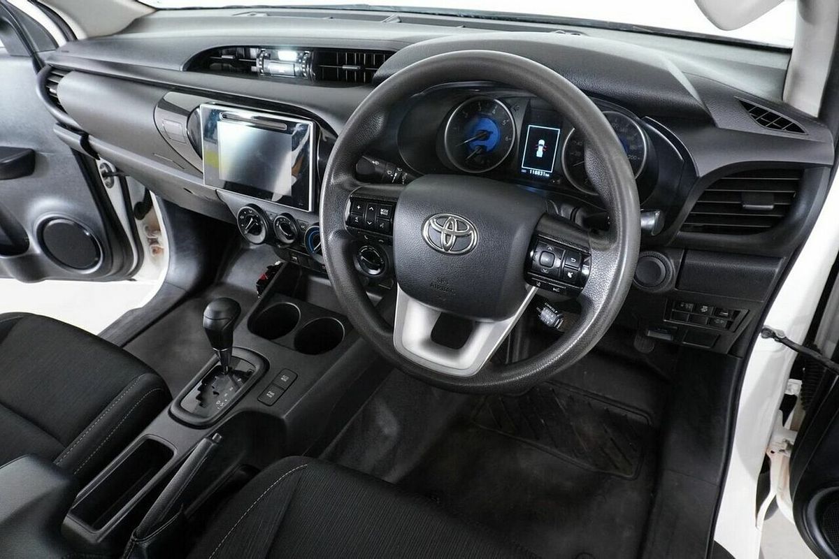 2020 Toyota Hilux SR (4x4) GUN126R Facelift 4X4