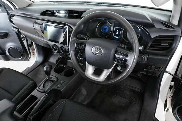 2020 Toyota Hilux SR (4x4) GUN126R Facelift 4X4