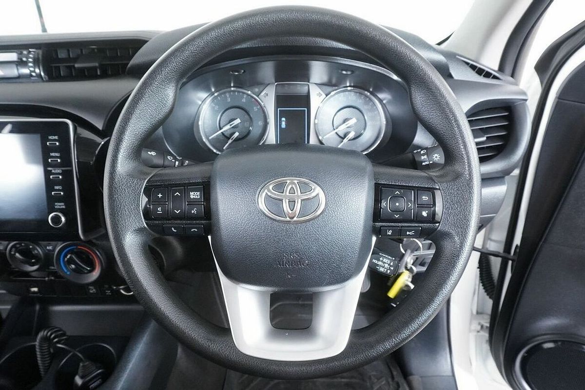 2020 Toyota Hilux SR (4x4) GUN126R Facelift 4X4