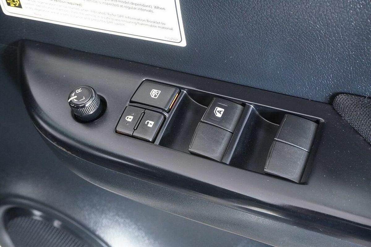 2021 Toyota Hilux SR (4x4) GUN126R Facelift 4X4