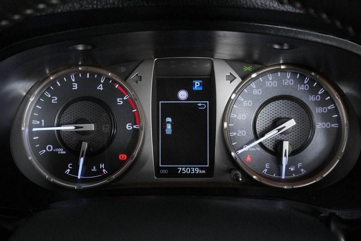 2021 Toyota Hilux SR5 (4x4) GUN126R Facelift 4X4