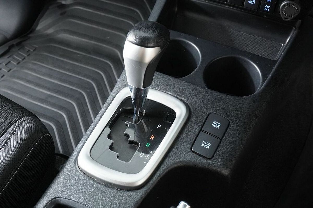 2021 Toyota Hilux SR5 (4x4) GUN126R Facelift 4X4