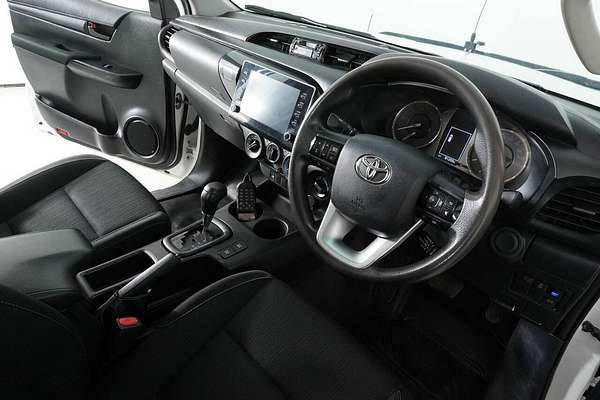 2020 Toyota Hilux SR (4x4) GUN126R Facelift 4X4