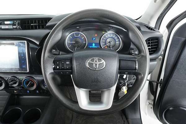 2016 Toyota Hilux SR (4x4) GUN126R 4X4