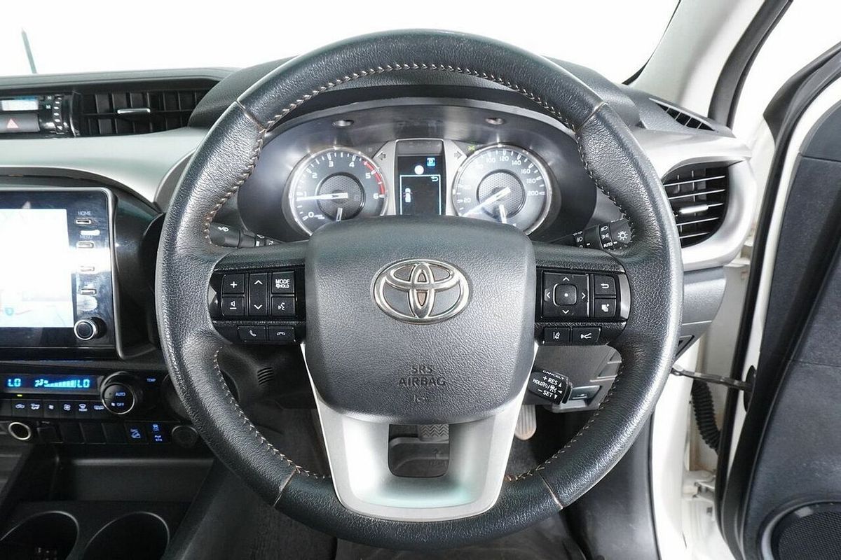 2021 Toyota Hilux SR5 (4x4) GUN126R Facelift 4X4