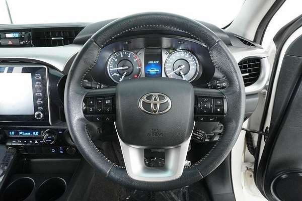 2021 Toyota Hilux SR5 (4x4) GUN126R Facelift 4X4