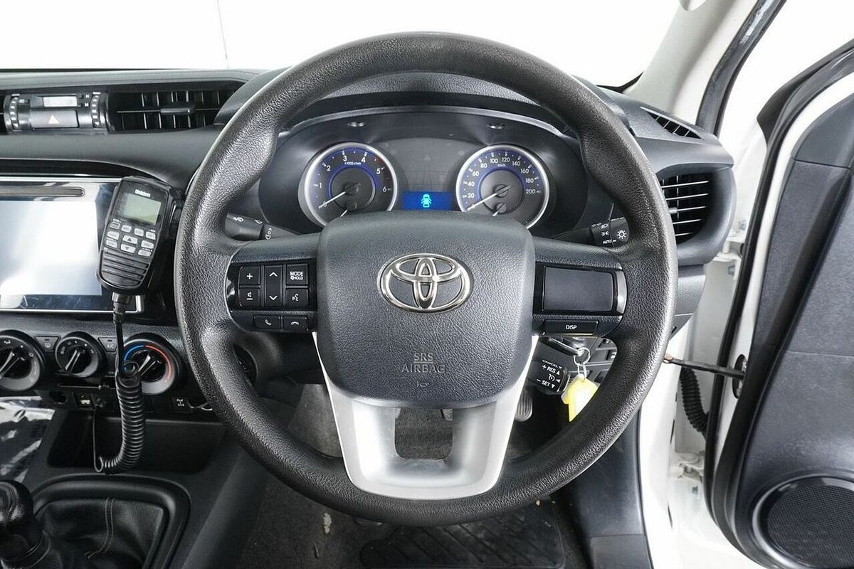 2015 Toyota Hilux SR (4x4) GUN126R 4X4