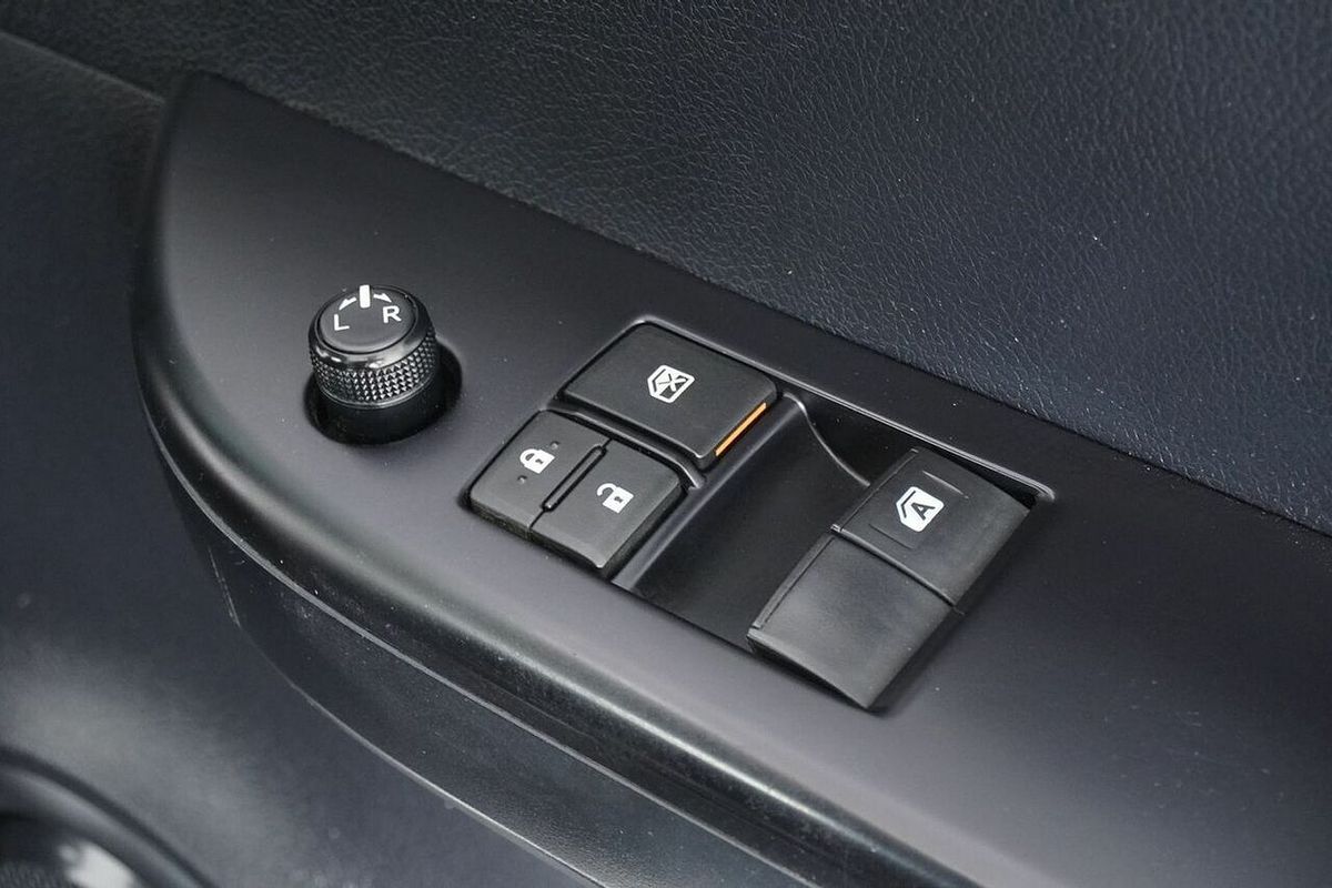 2018 Toyota Hilux SR (4x4) GUN126R MY19 4X4