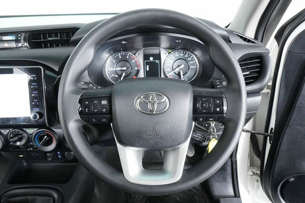 2020 Toyota Hilux SR (4x4) GUN126R Facelift 4X4