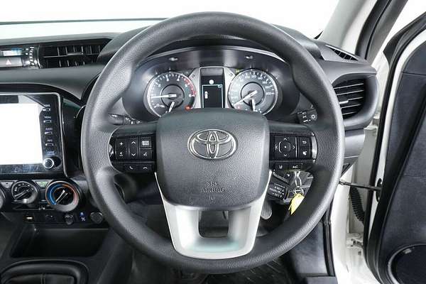 2020 Toyota Hilux SR (4x4) GUN126R Facelift 4X4