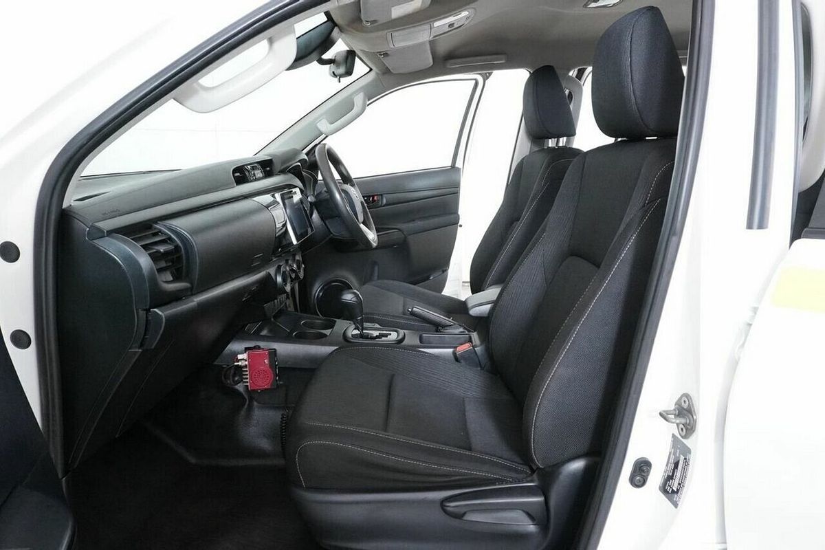 2020 Toyota Hilux SR (4x4) GUN126R Facelift 4X4