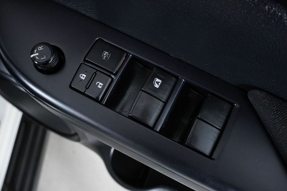 2019 Toyota Hilux SR (4x4) GUN126R MY19 4X4