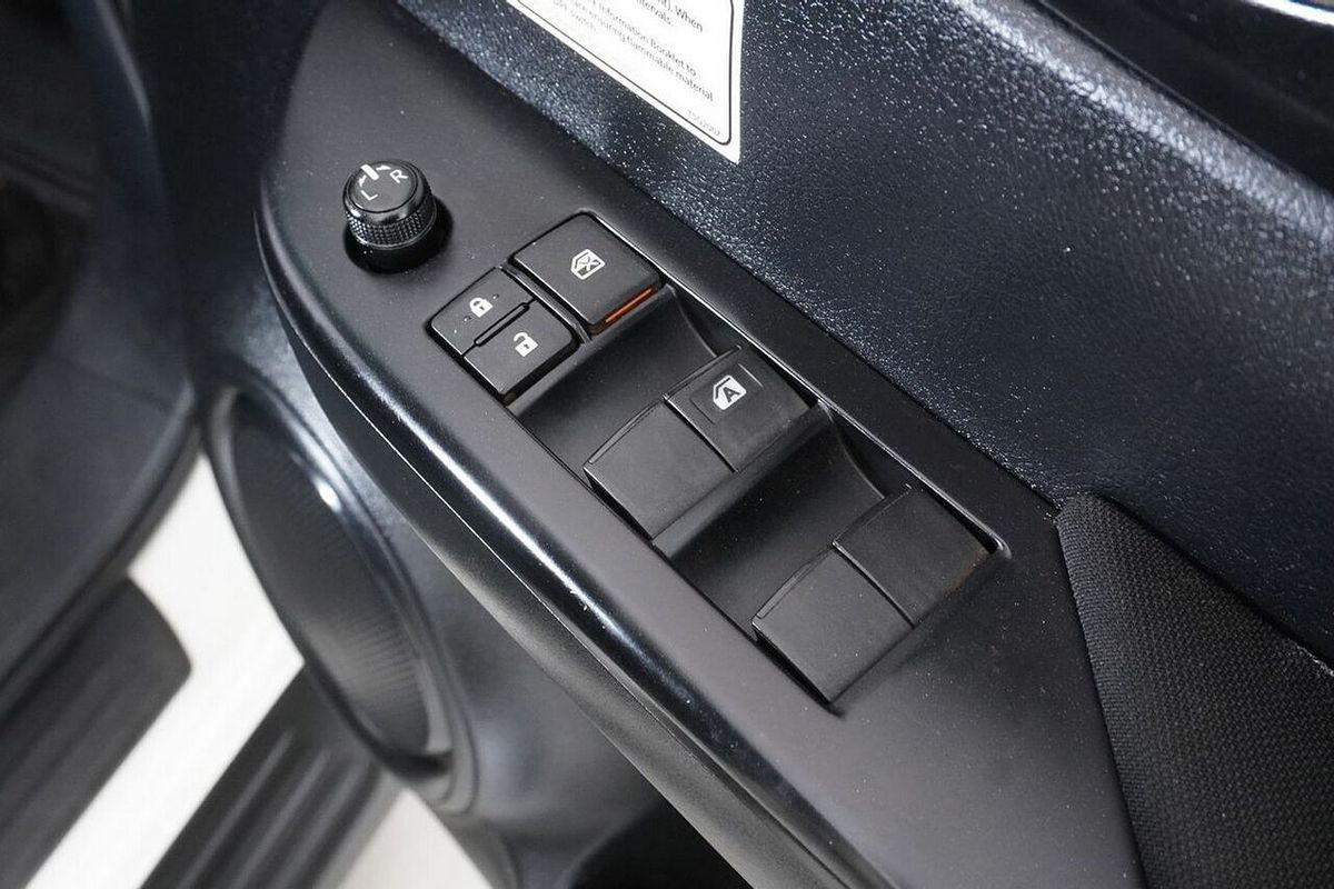 2021 Toyota Hilux SR (4x4) GUN126R Facelift 4X4