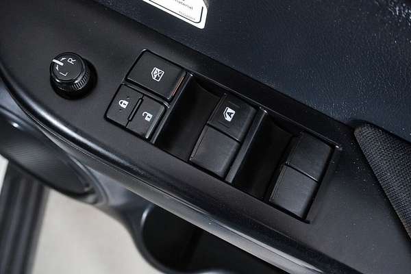 2021 Toyota Hilux SR (4x4) GUN126R Facelift 4X4