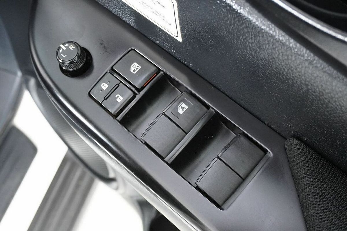 2021 Toyota Hilux SR (4x4) GUN126R Facelift 4X4