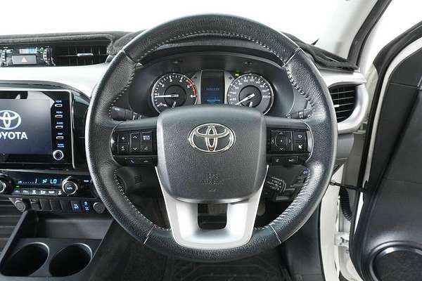 2021 Toyota Hilux SR5 (4x4) GUN126R Facelift 4X4