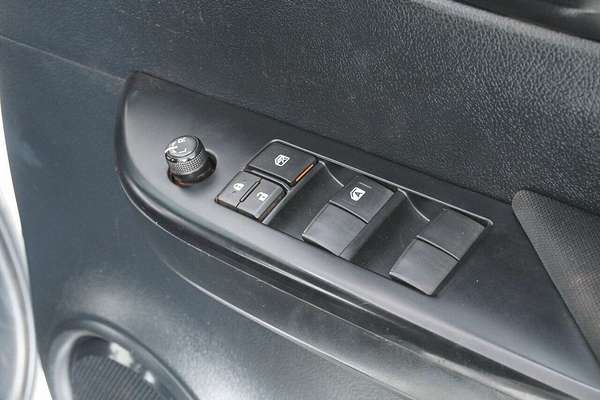 2020 Toyota Hilux SR (4x4) GUN126R Facelift 4X4