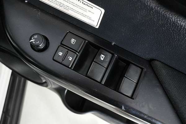 2020 Toyota Hilux SR (4x4) GUN126R Facelift 4X4