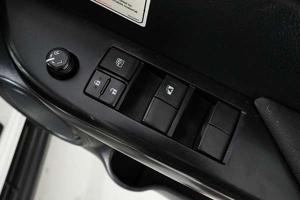 2020 Toyota Hilux SR (4x4) GUN126R Facelift 4X4