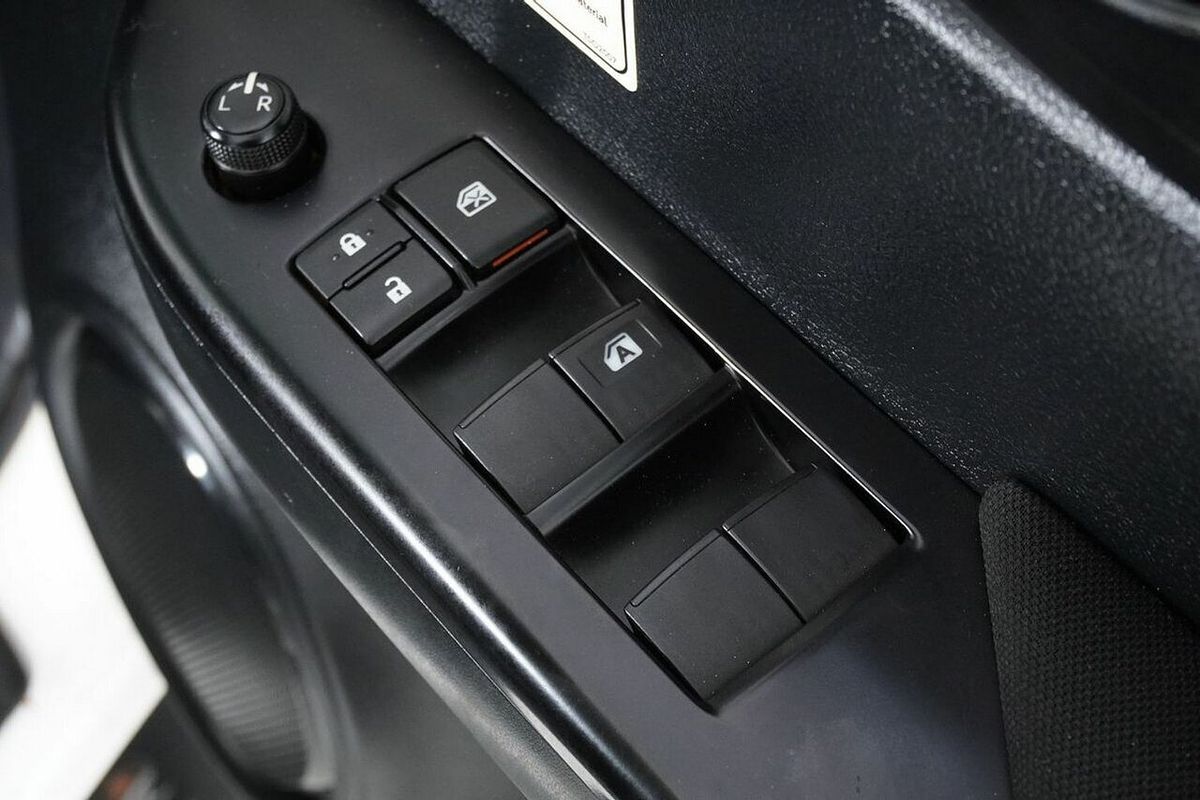 2021 Toyota Hilux SR (4x4) GUN126R Facelift 4X4