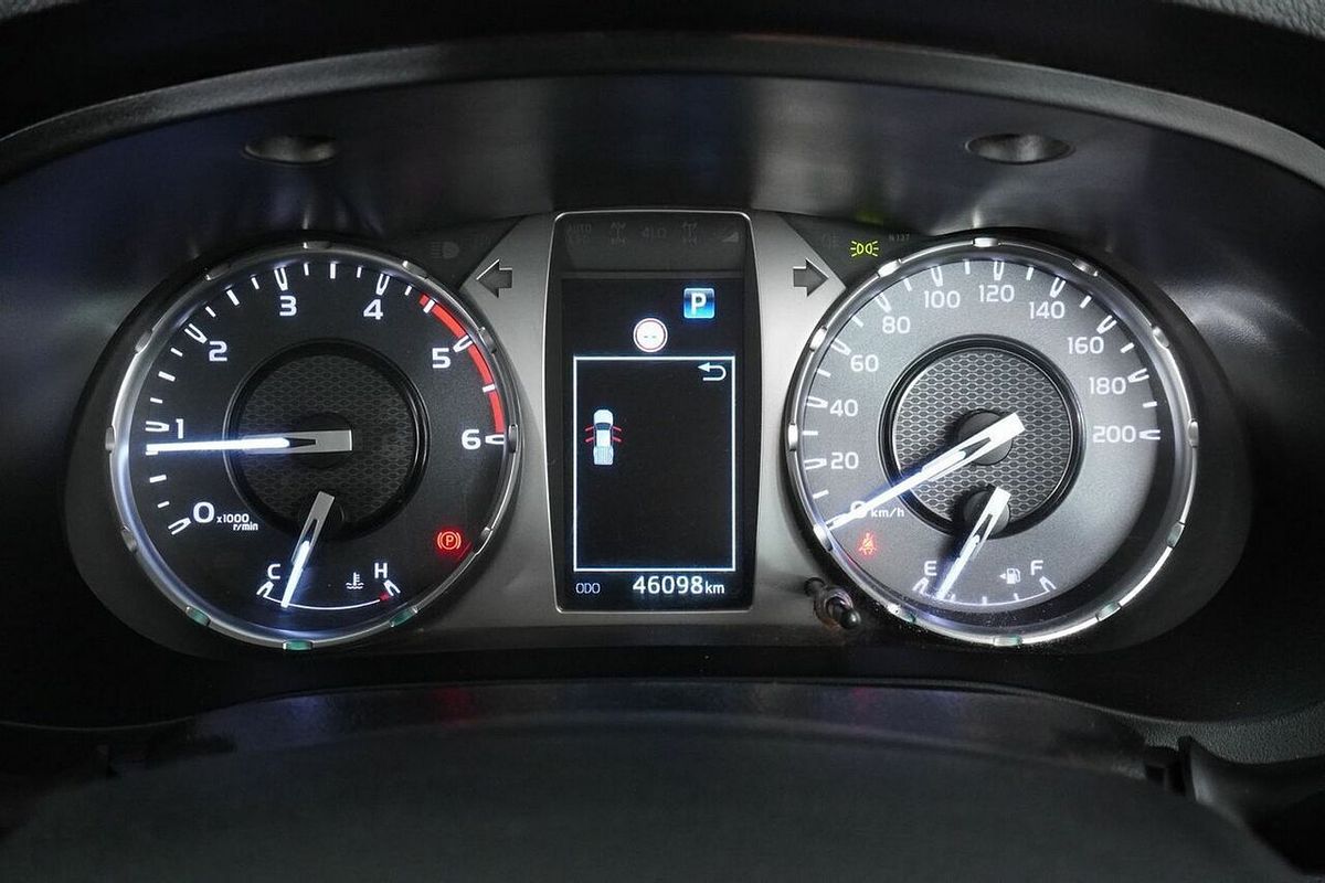 2021 Toyota Hilux SR5 (4x4) GUN126R Facelift 4X4