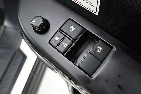 2021 Toyota Hilux SR (4x4) GUN126R Facelift 4X4